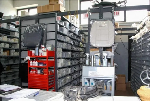 Magazzino ricambi auto - magazzino,